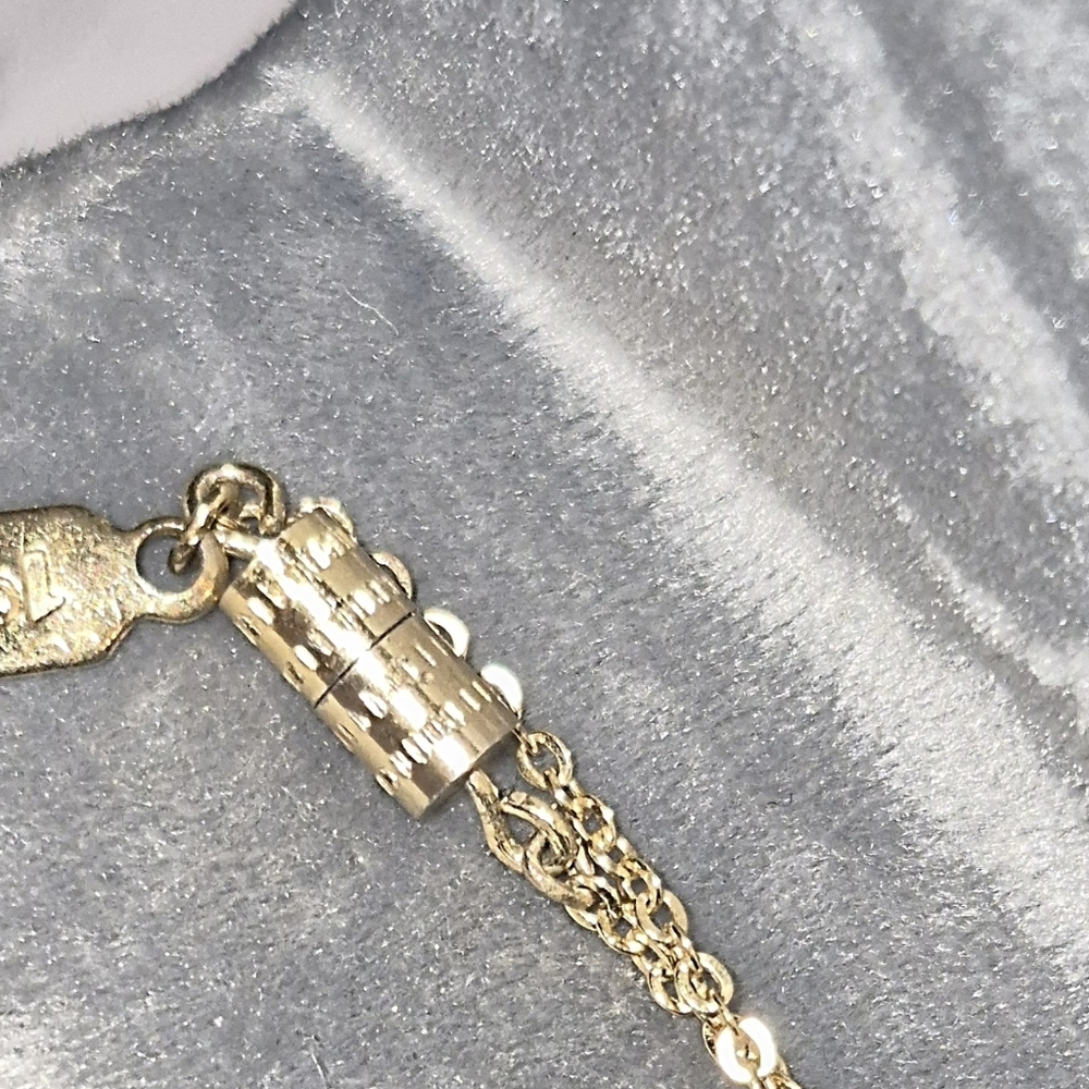 1928 VINTAGE INSPIRED PETITE HEART NECKLACE - Picture 3 of 6